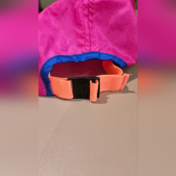 COLUMBIA Vintage 80s/90s Nylon Cap With Braided Detail. Neon Pink - Picture 7 of 9